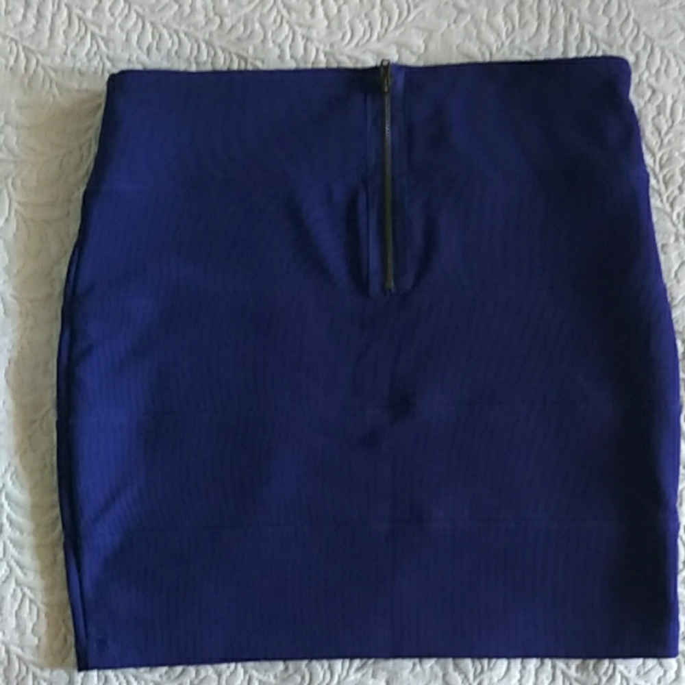 Skirt - Picture 2 of 2